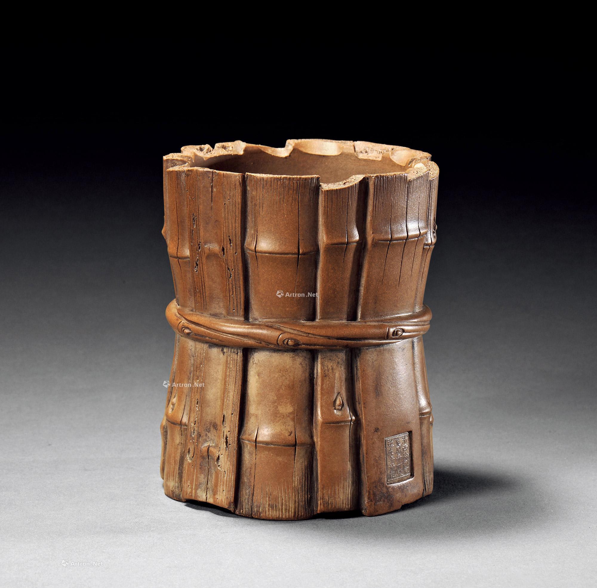 2877清道光紫砂仿竹纹笔筒