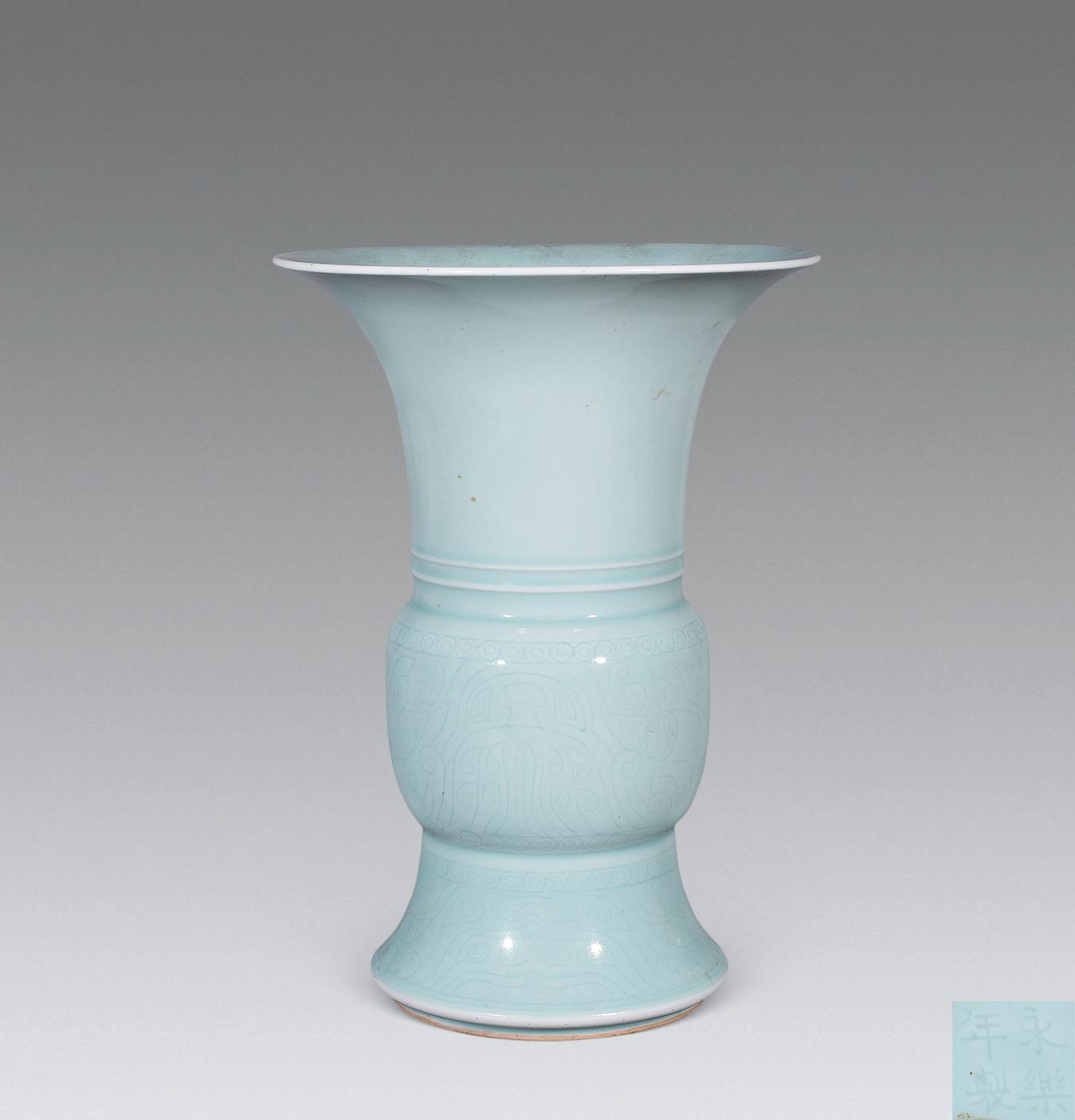 粉青釉暗刻花卉纹花觚】拍卖品_图片_价格_鉴赏_清代单色釉瓷器_雅昌