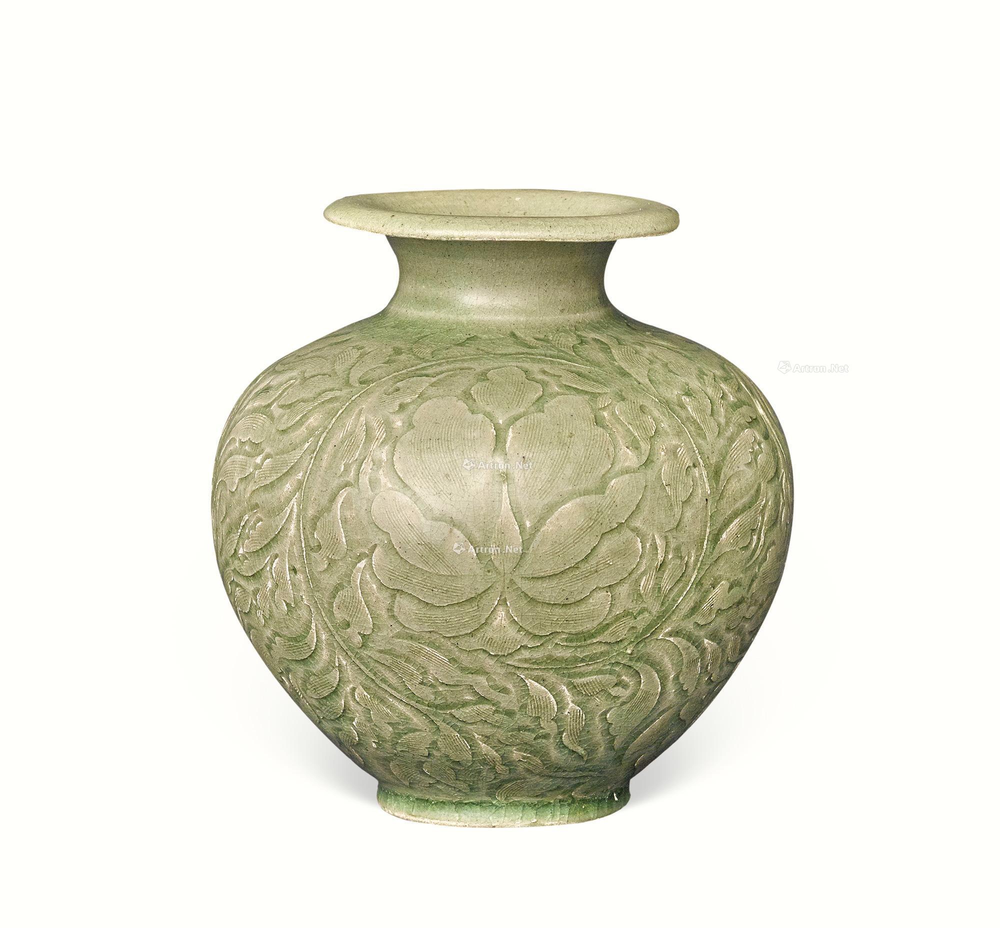 0156唐代越窑青釉刻划花瓶