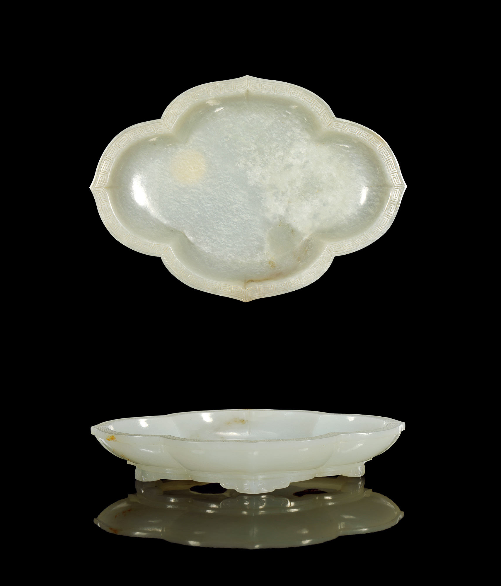 2634清乾隆白玉海棠式盘