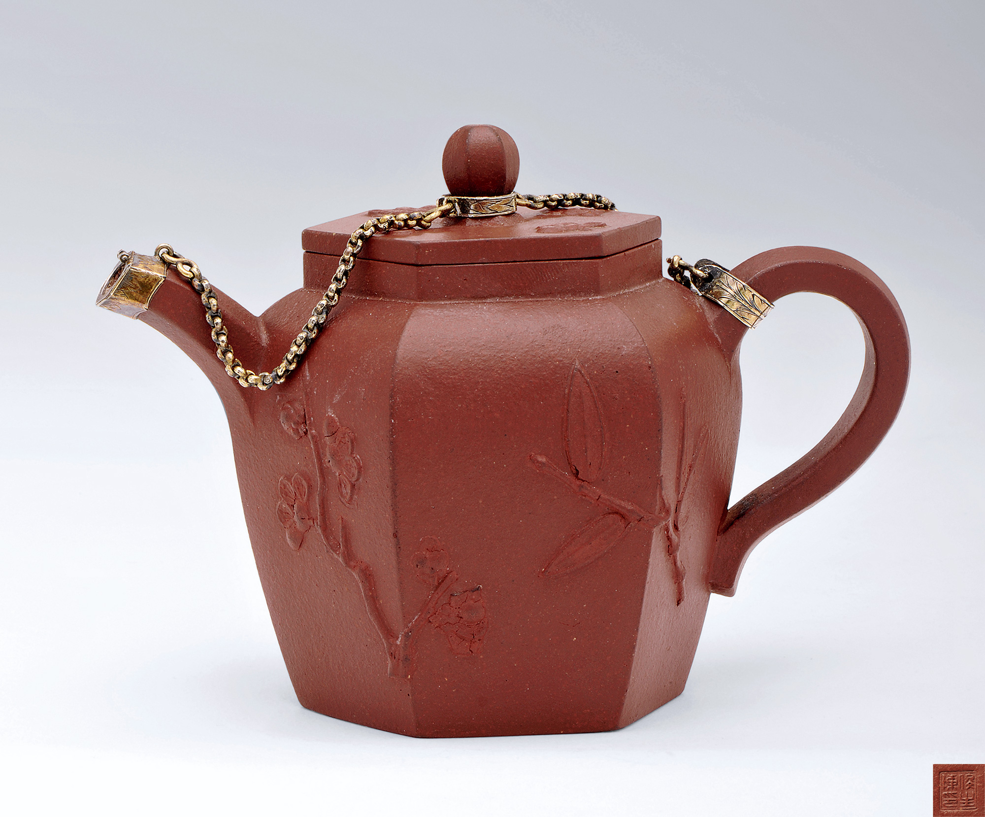 3240清早期朱泥陈俊生制梅竹纹六方壶