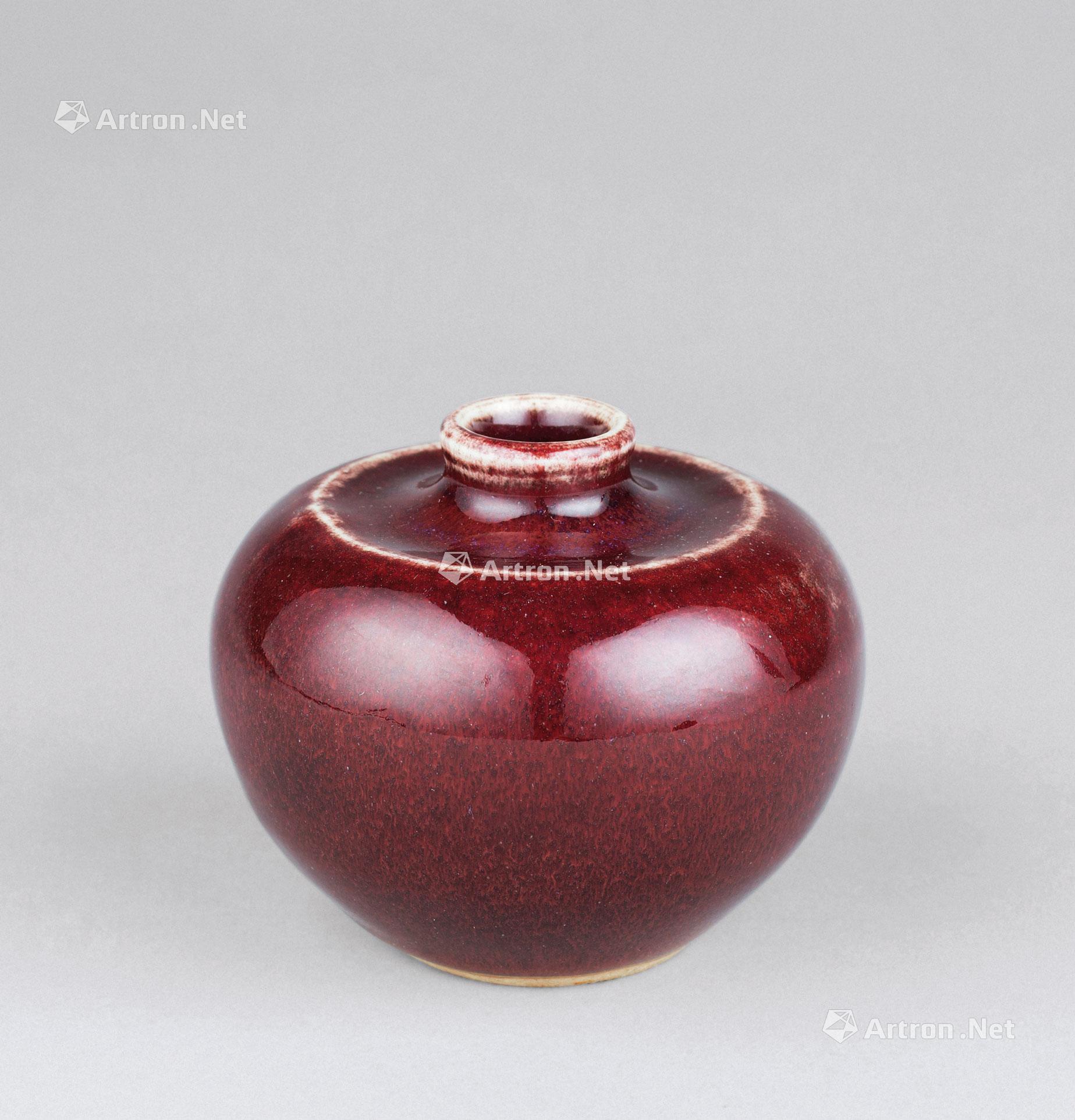 1096 清代(1644-1911) 郎窑红釉苹果尊