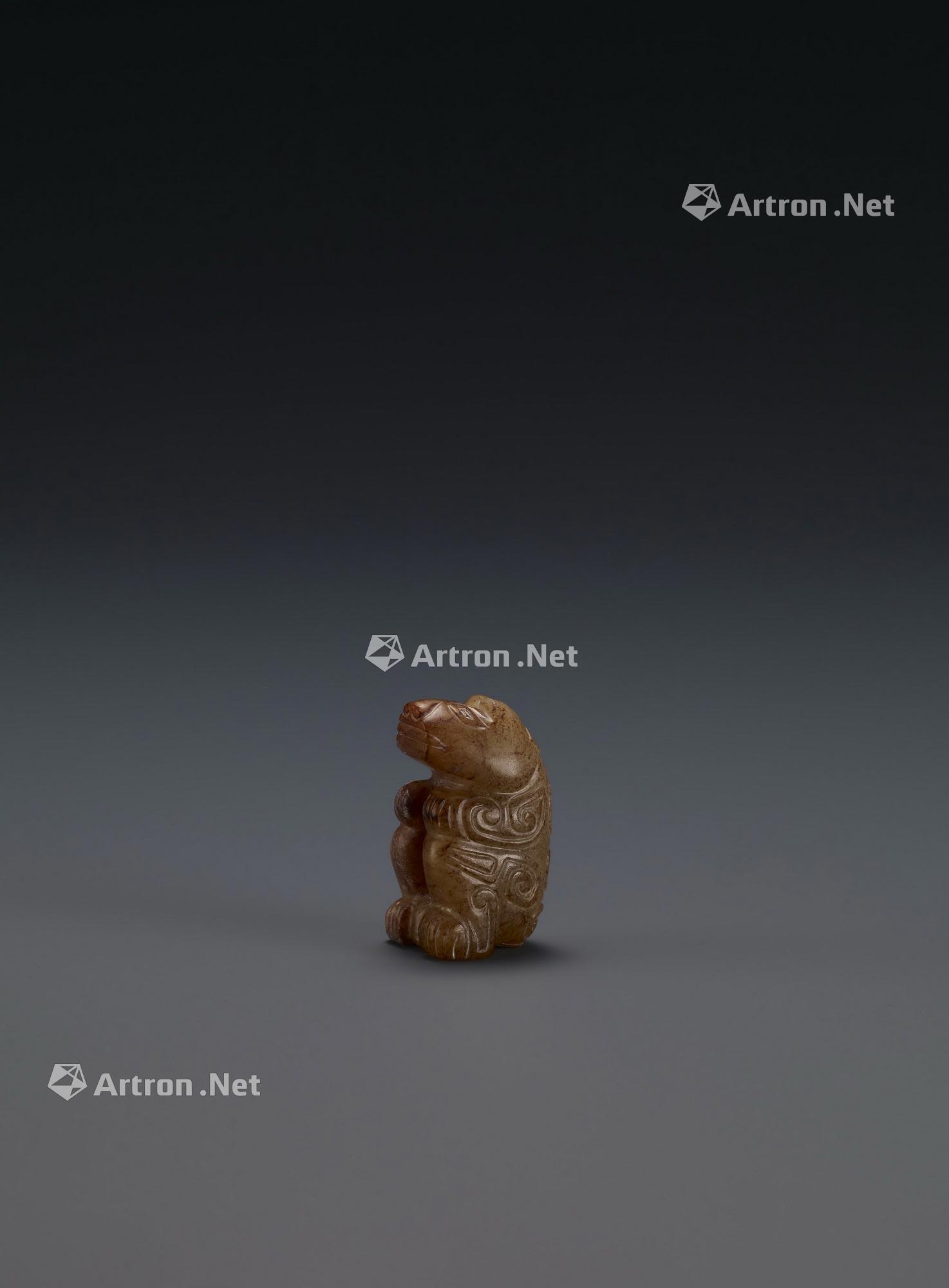 0342商古玉坐熊圆雕