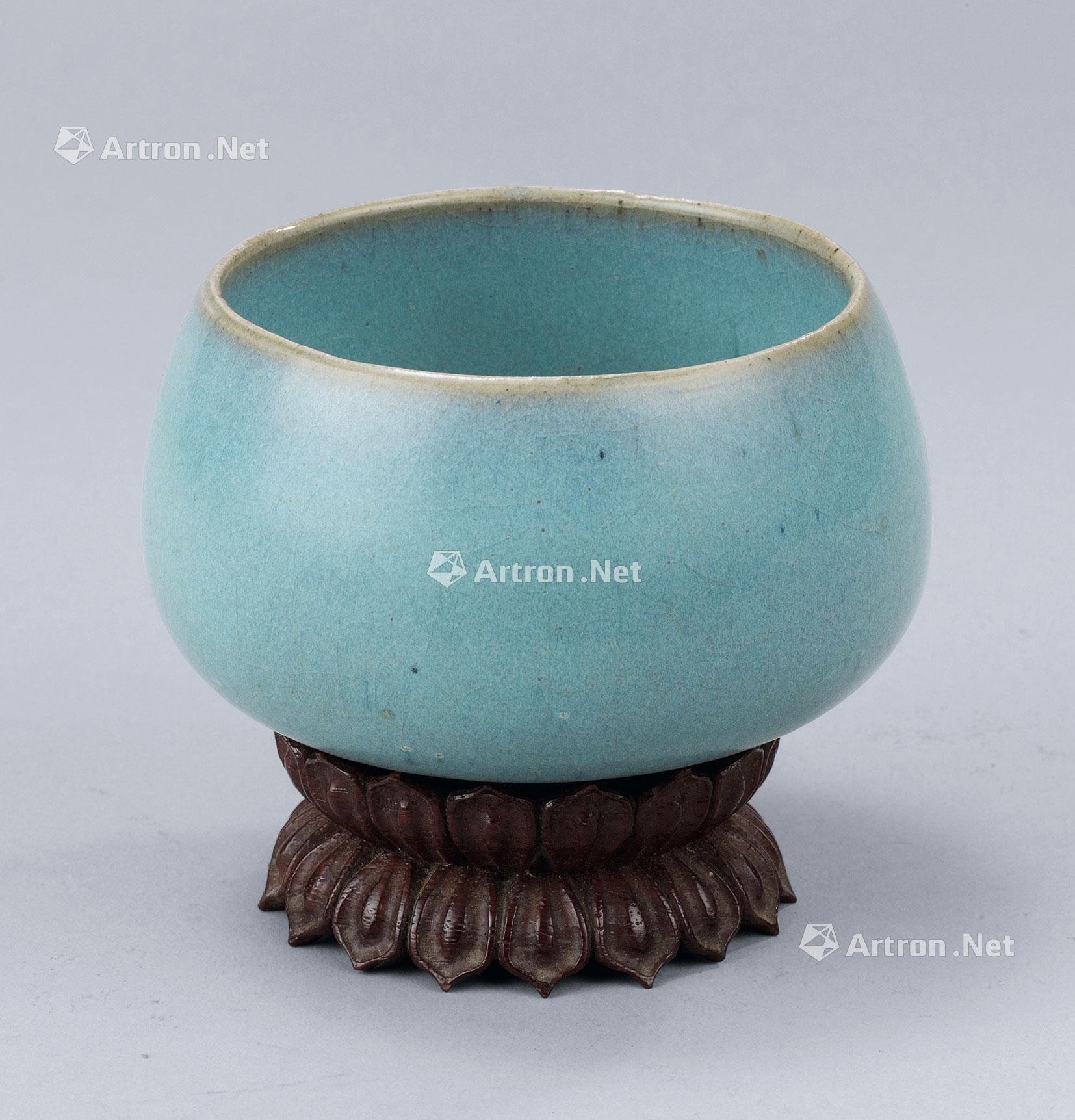 1380 宋代-金代(960-1234年) 钧窑天青釉鸡心杯