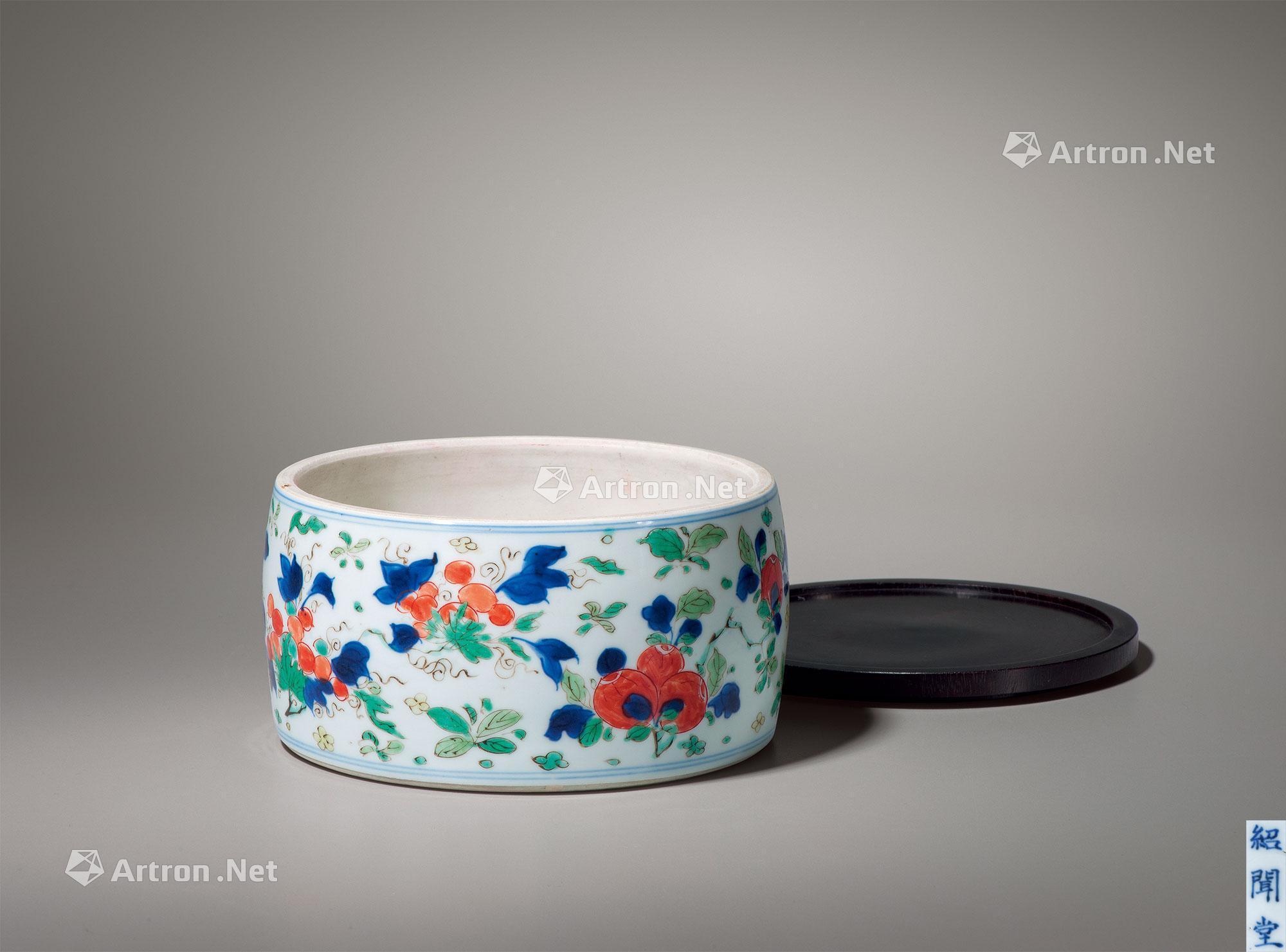 0076 清康熙 青花五彩花果纹蟋蟀罐