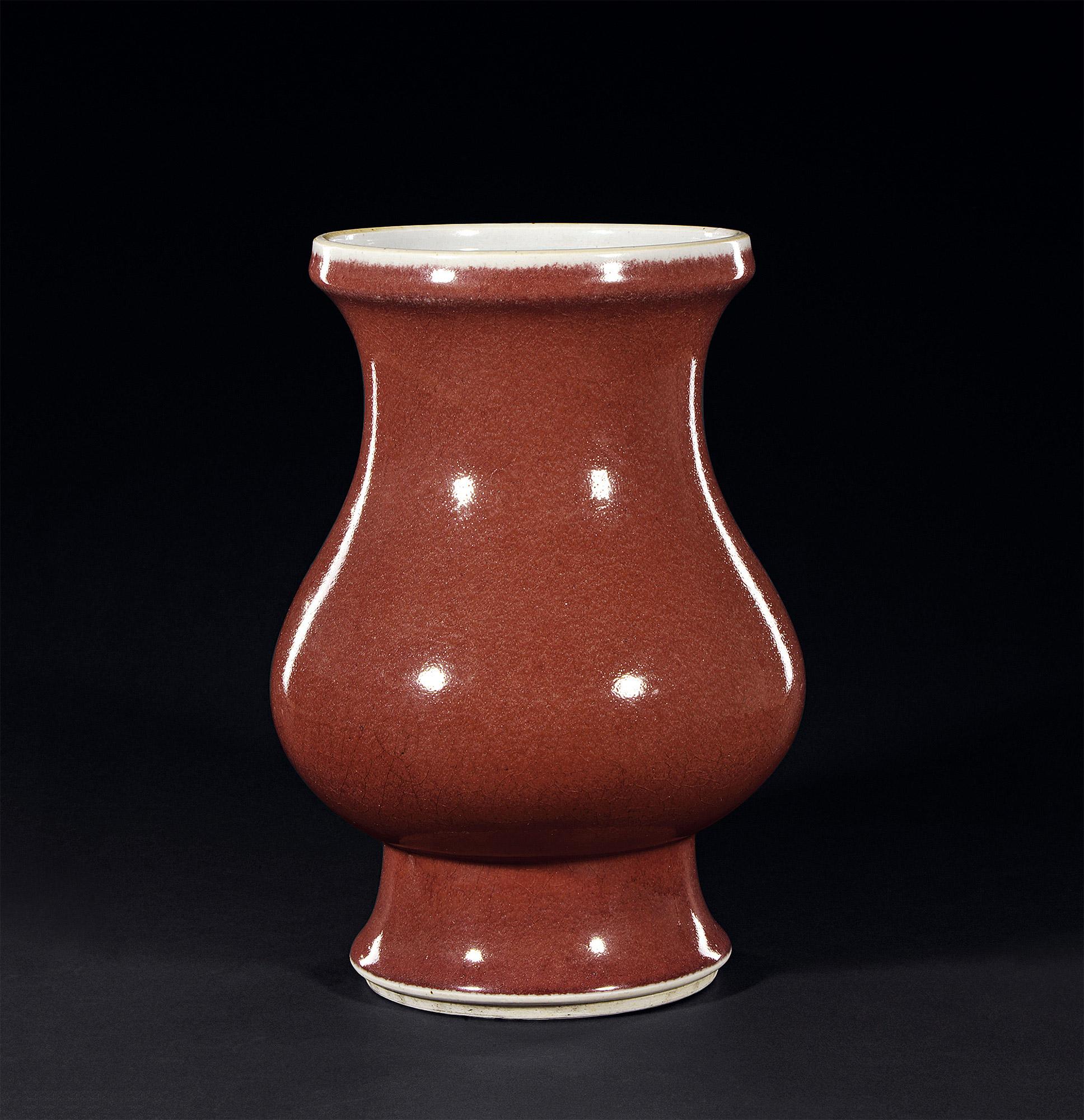 康熙祭红釉瓷器的特征图片