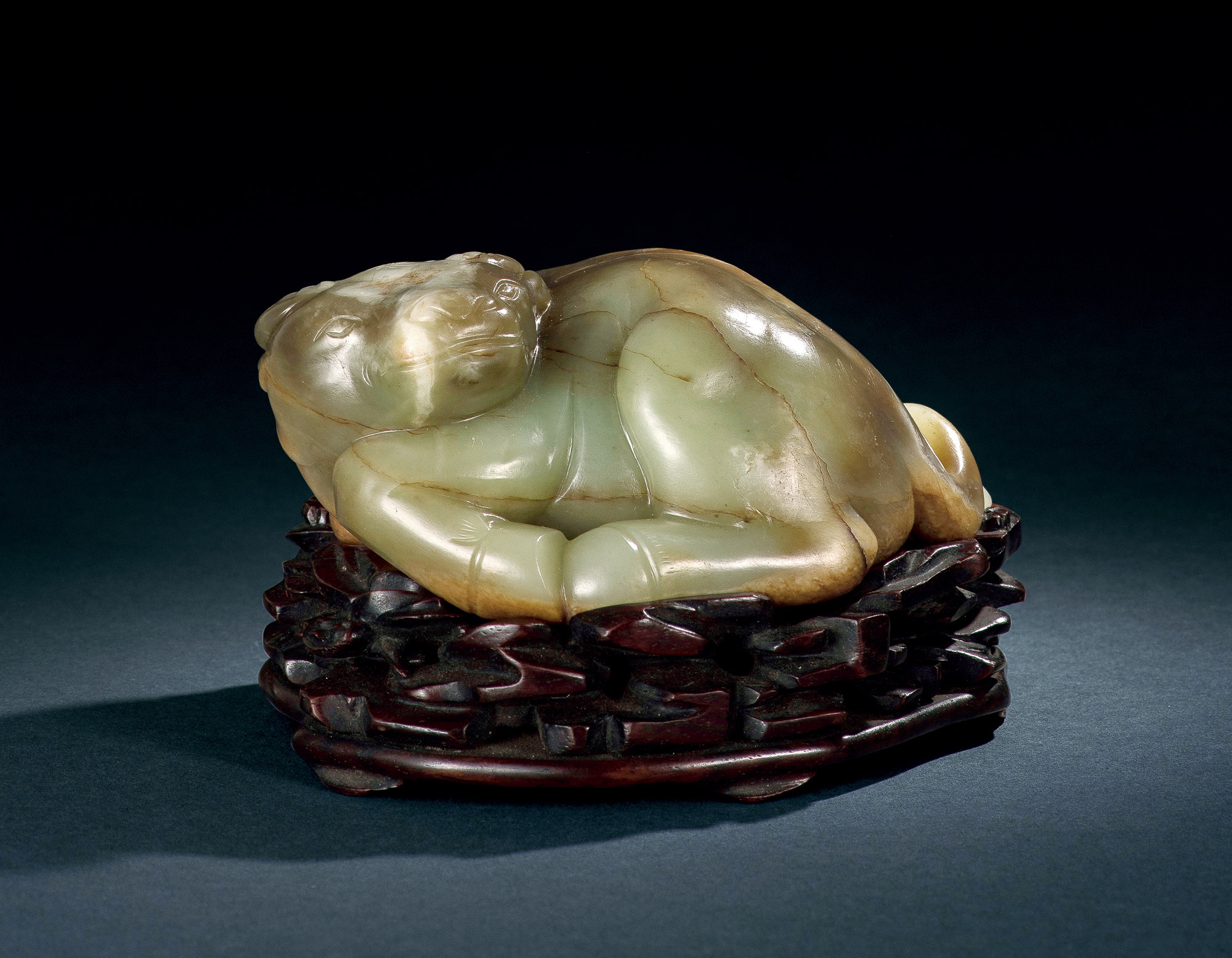 1334 明 黄玉牛摆件