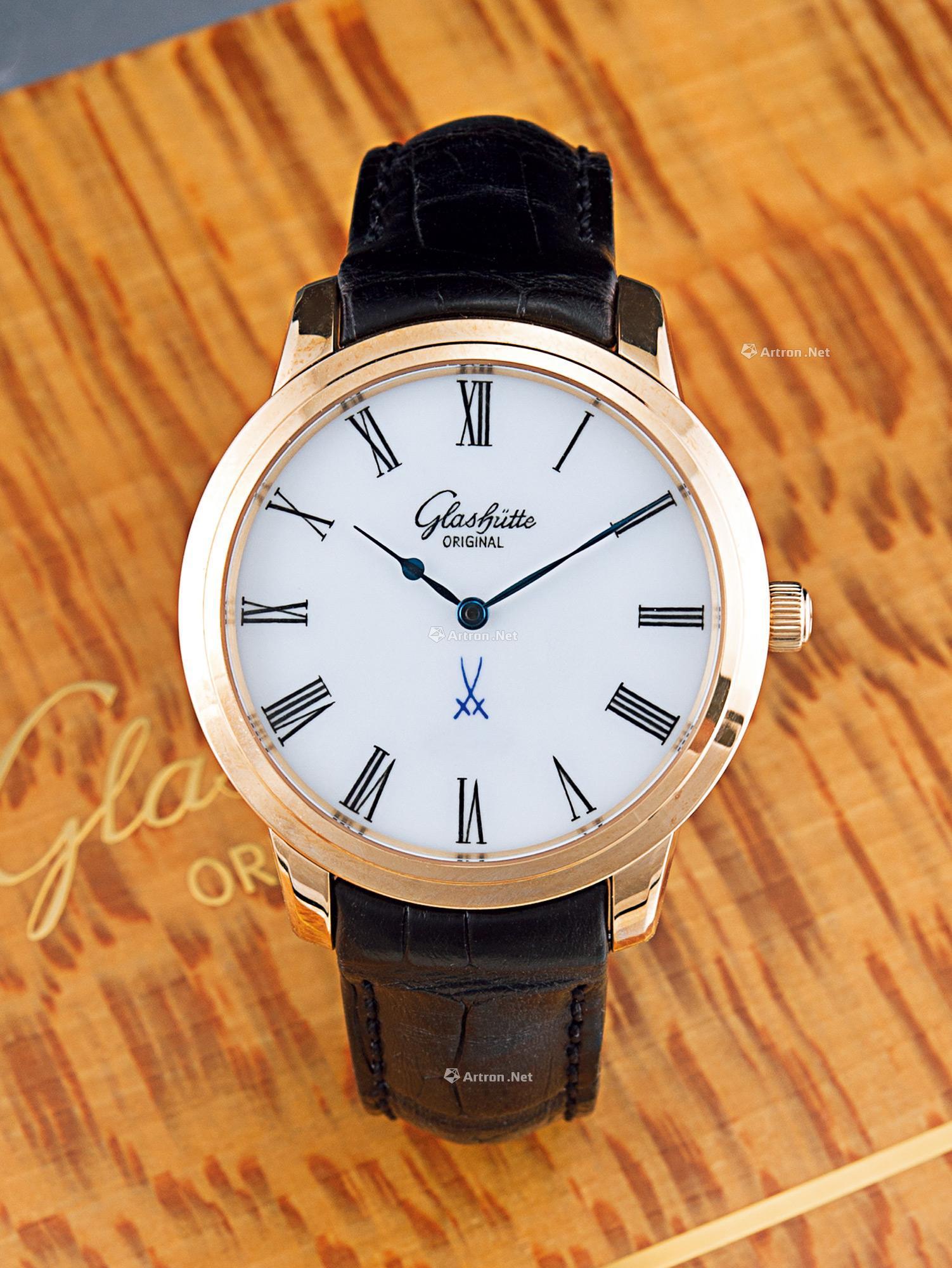 0536 全新 格拉苏蒂 18k玫瑰金德国梅森瓷器白瓷面自动透视背皮带腕表