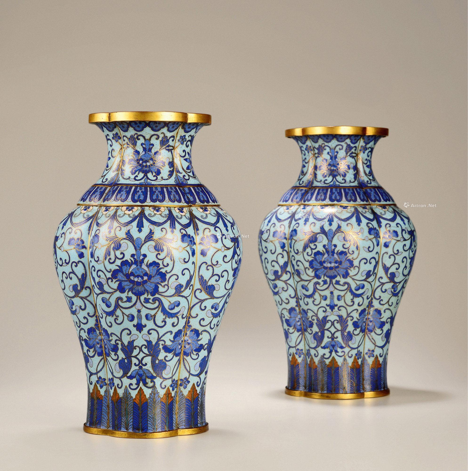 0346 清 铜胎掐丝珐琅缠枝花卉对瓶