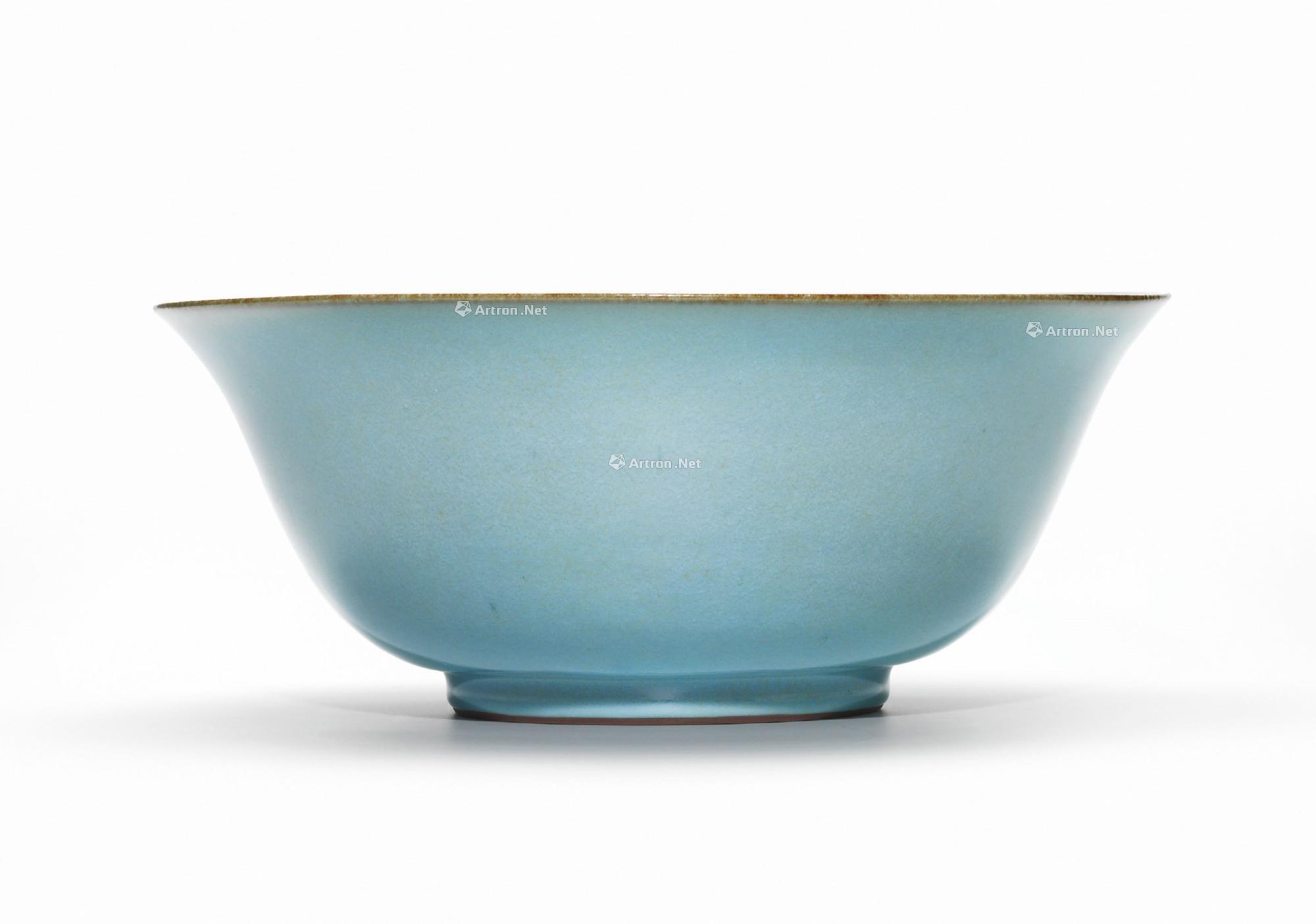 0137清乾隆仿汝釉大盌