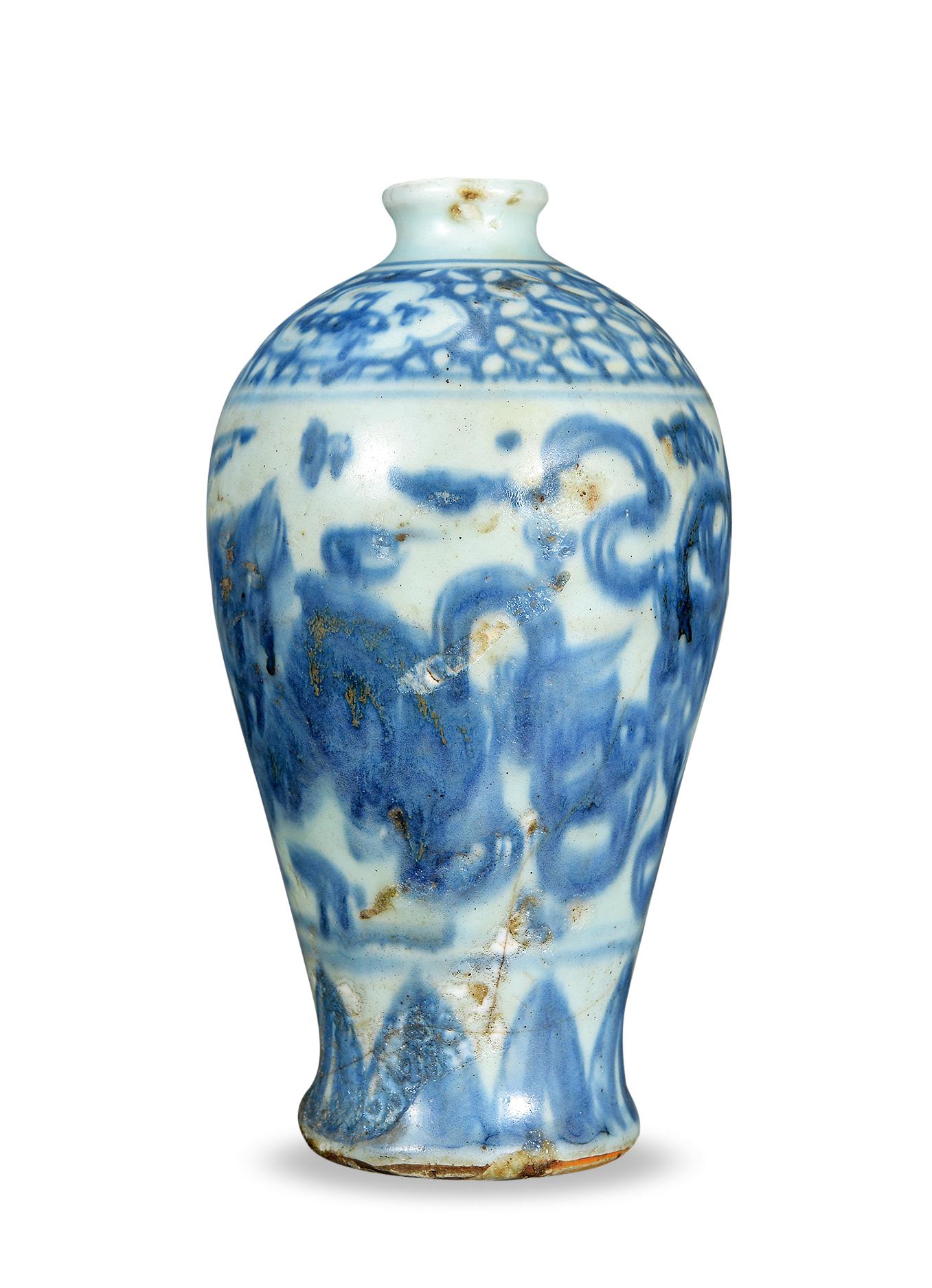 0445 明成化 青花狮子绣球梅瓶