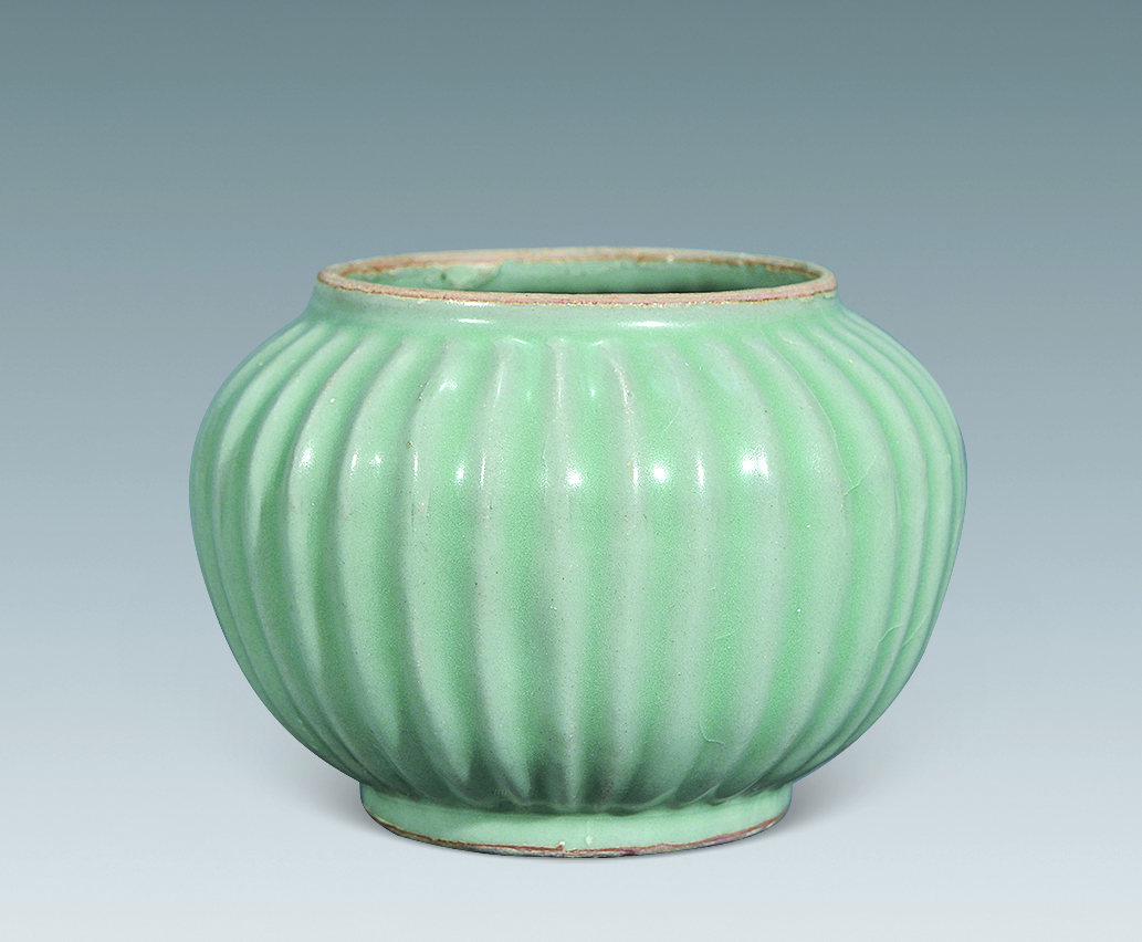 1116明龙泉瓜棱罐