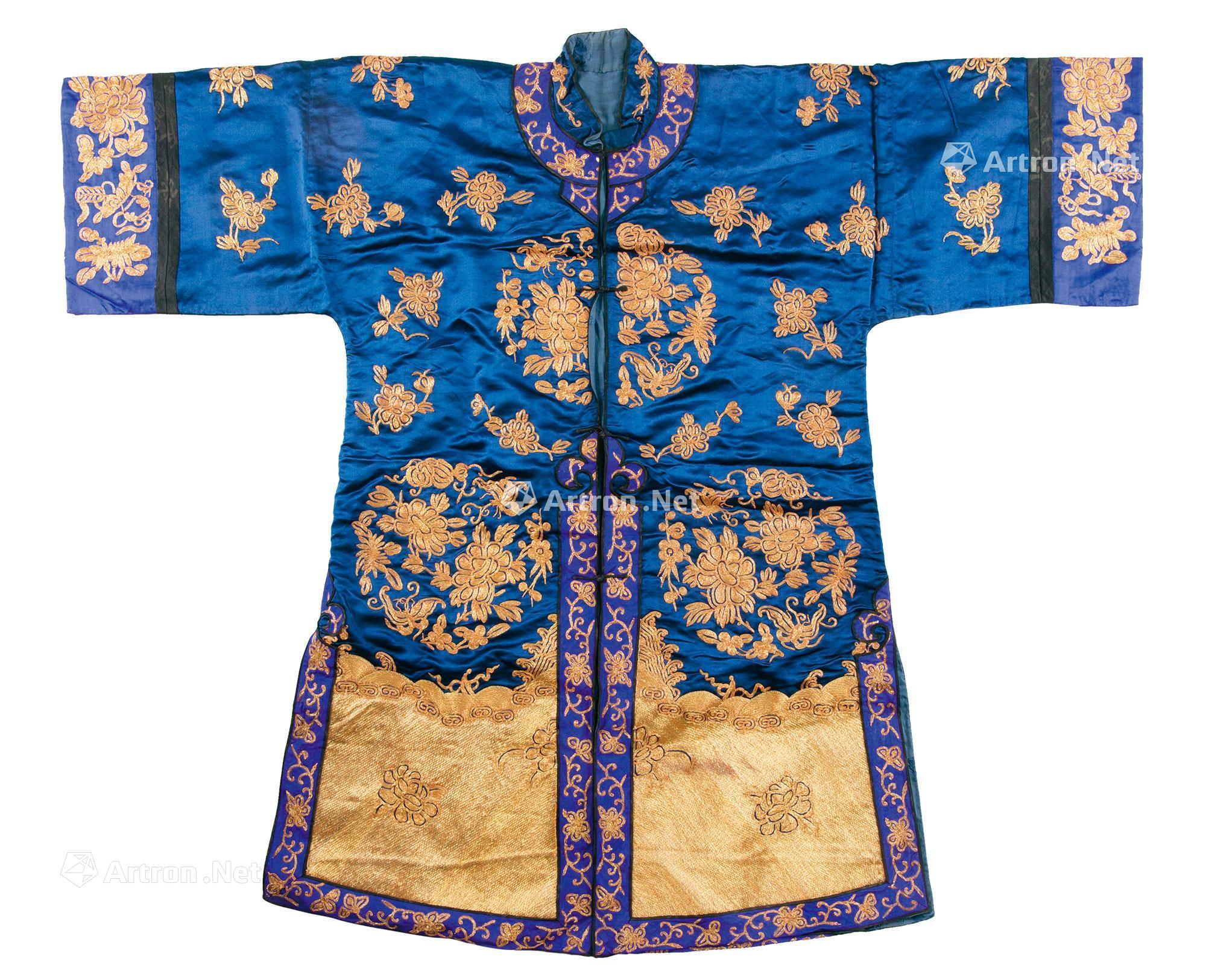 1545清代16441911年作蓝地金线团花女袍