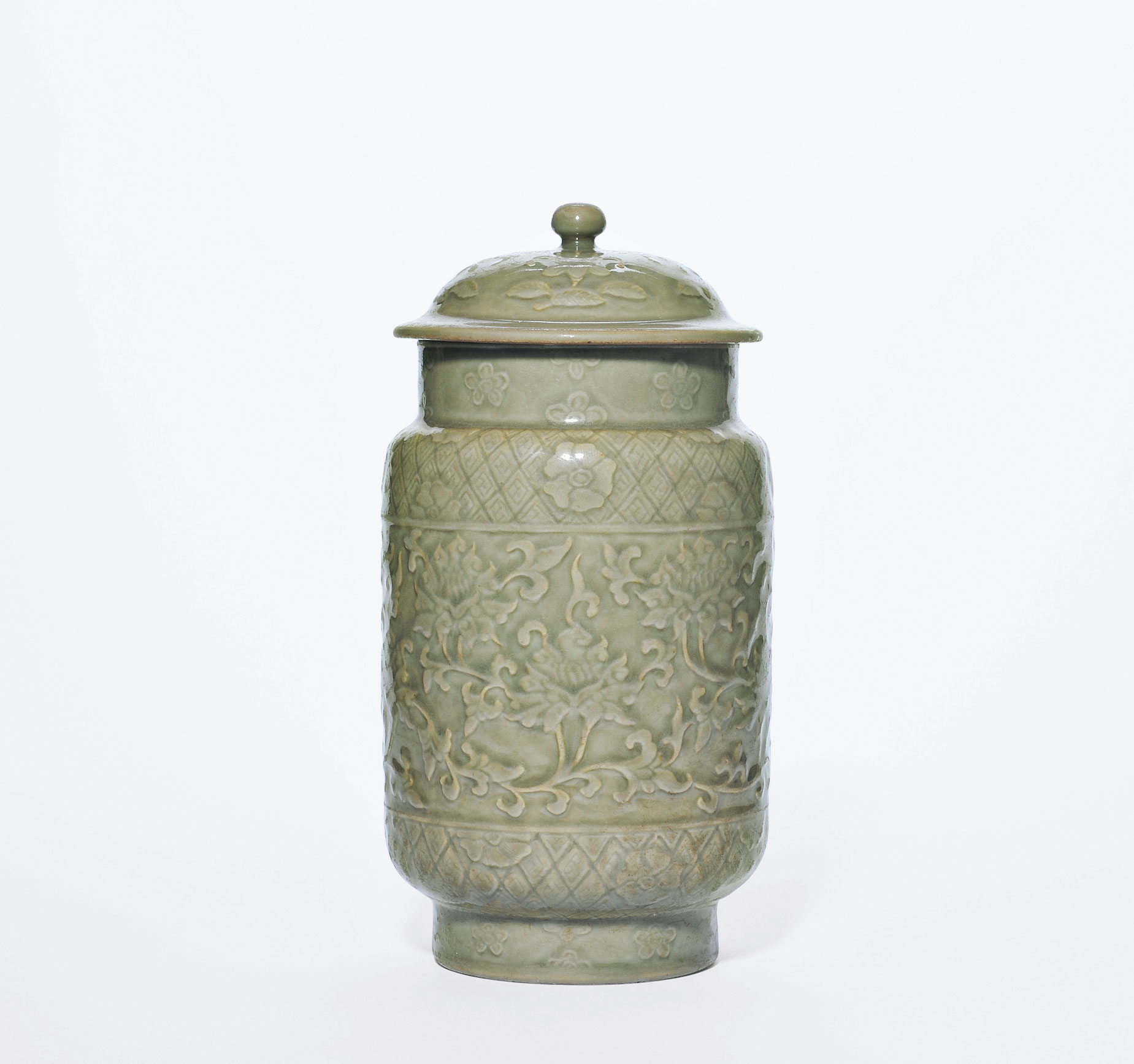 【明 龙泉窑青釉凸花缠枝莲纹壮罐】拍卖品_图片_价格_鉴赏_明代单色