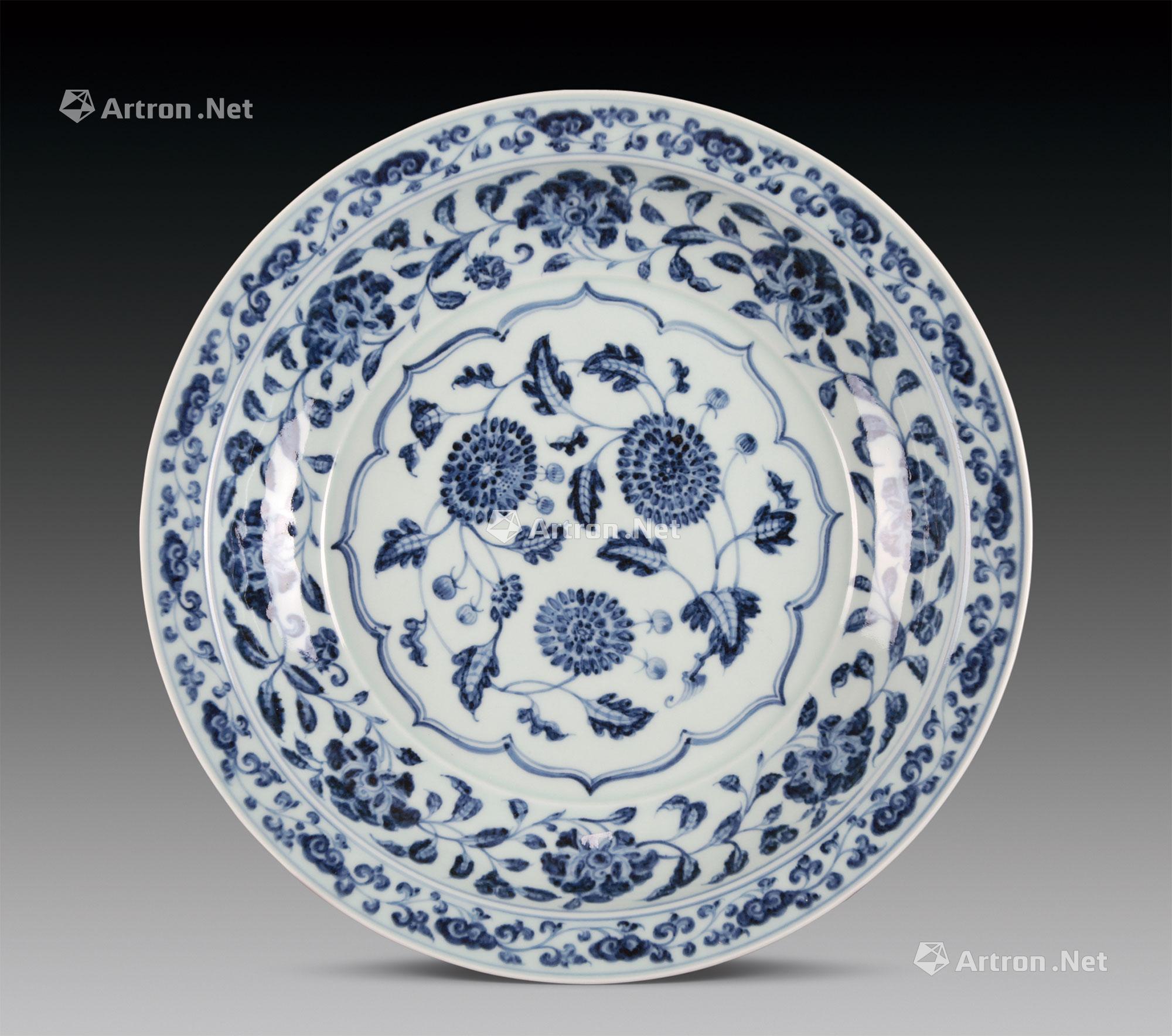 【明早期 青花菊瓣纹盘】拍卖品_图片_价格_鉴赏_明代青花瓷器_雅昌
