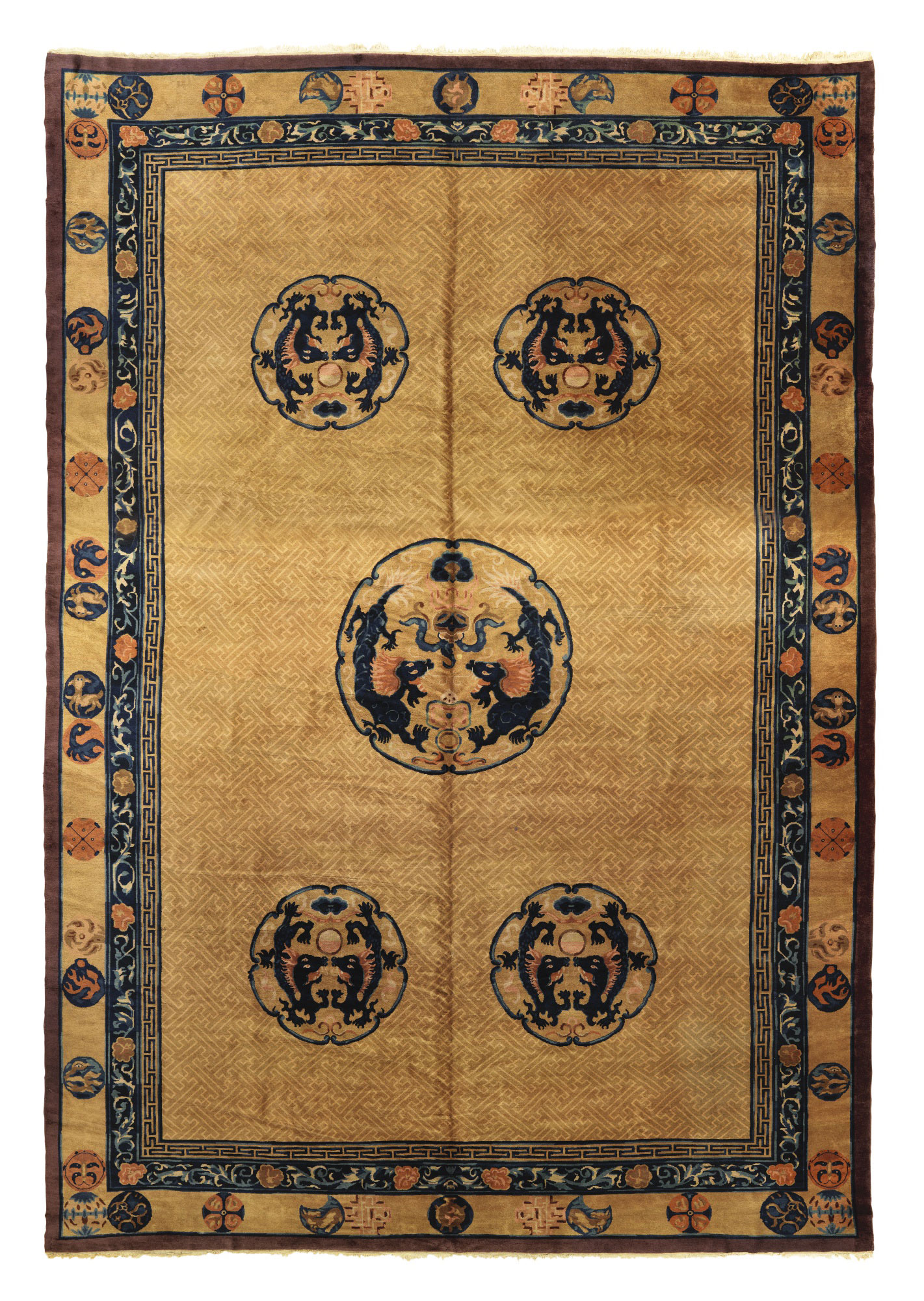 1335 清十八/十九世纪 丝绒赶珠云龙纹地毯