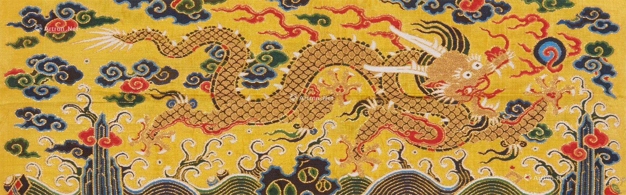 3068清早期明黄色暗花纱织龙纹妆花 