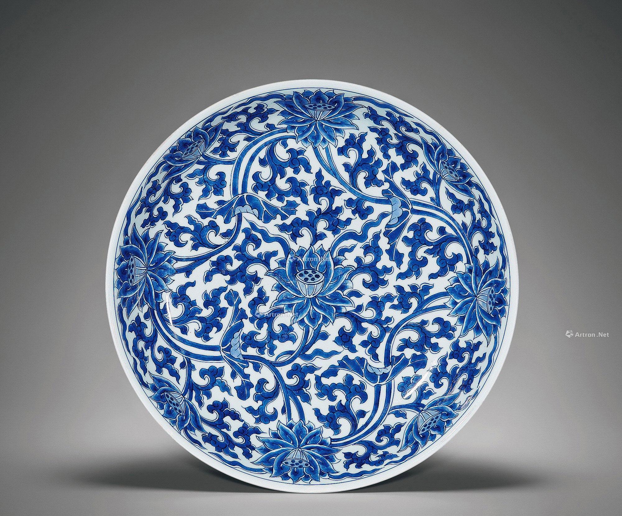 0669 清康熙 青花缠枝莲纹大盘