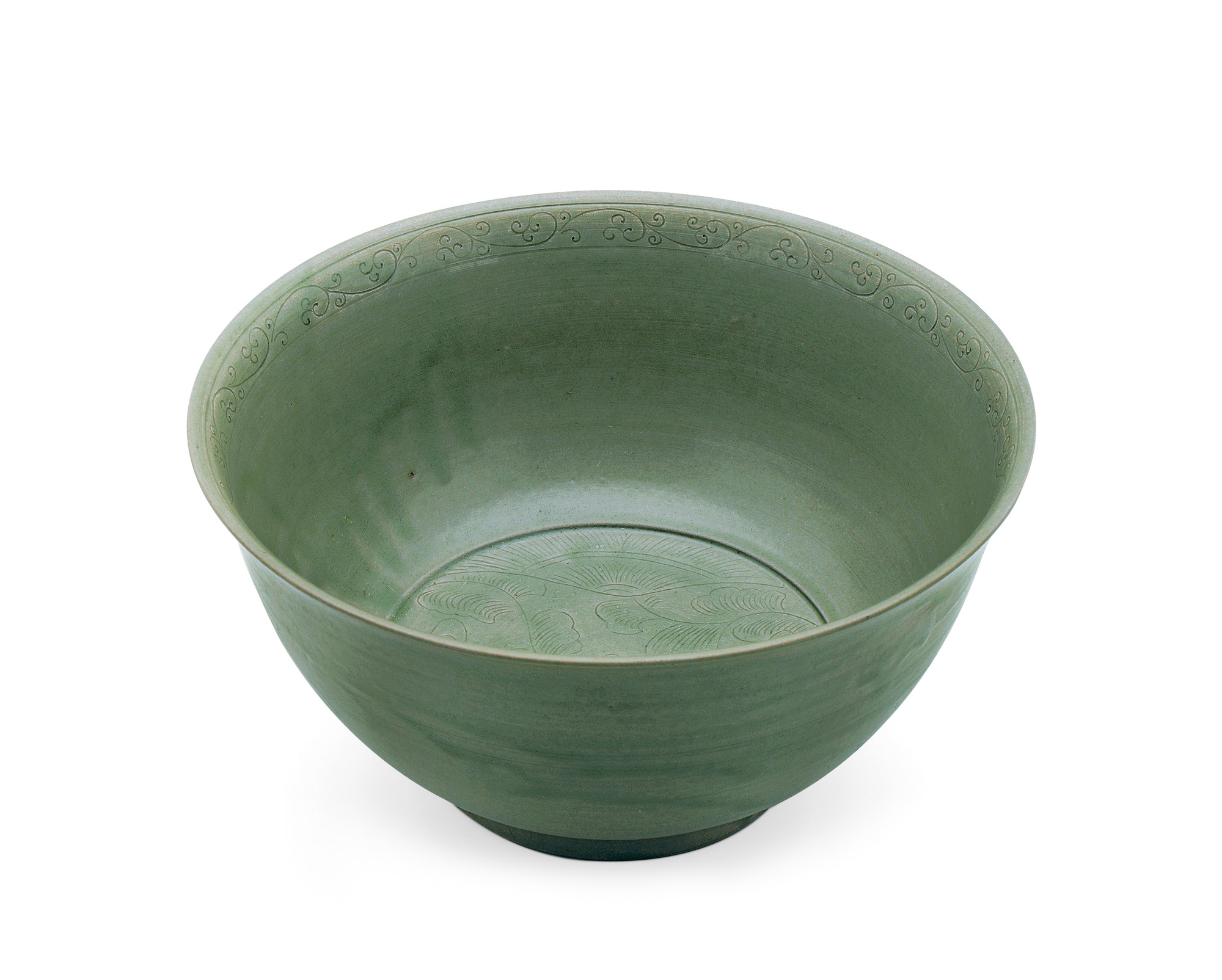 2850元越窑刻荷塘纹大碗