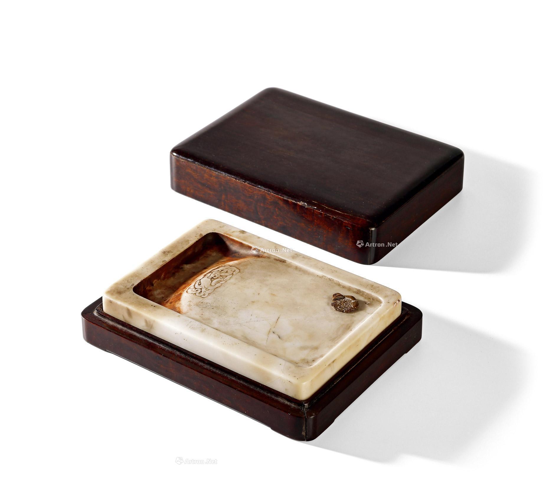 0766清乾隆白端五龙海水纹砚