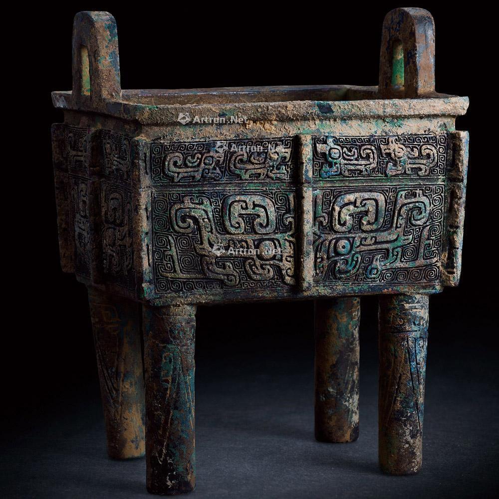 7796西周早期青铜饕餮纹方鼎