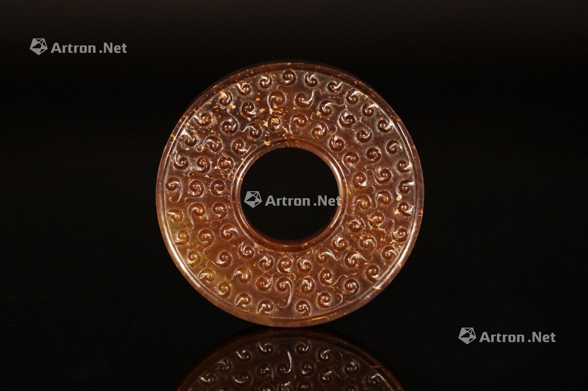 【汉代 红沁蝌蚪纹玉璧】拍卖品_图片_价格_鉴赏_玉石器其它_雅昌艺术