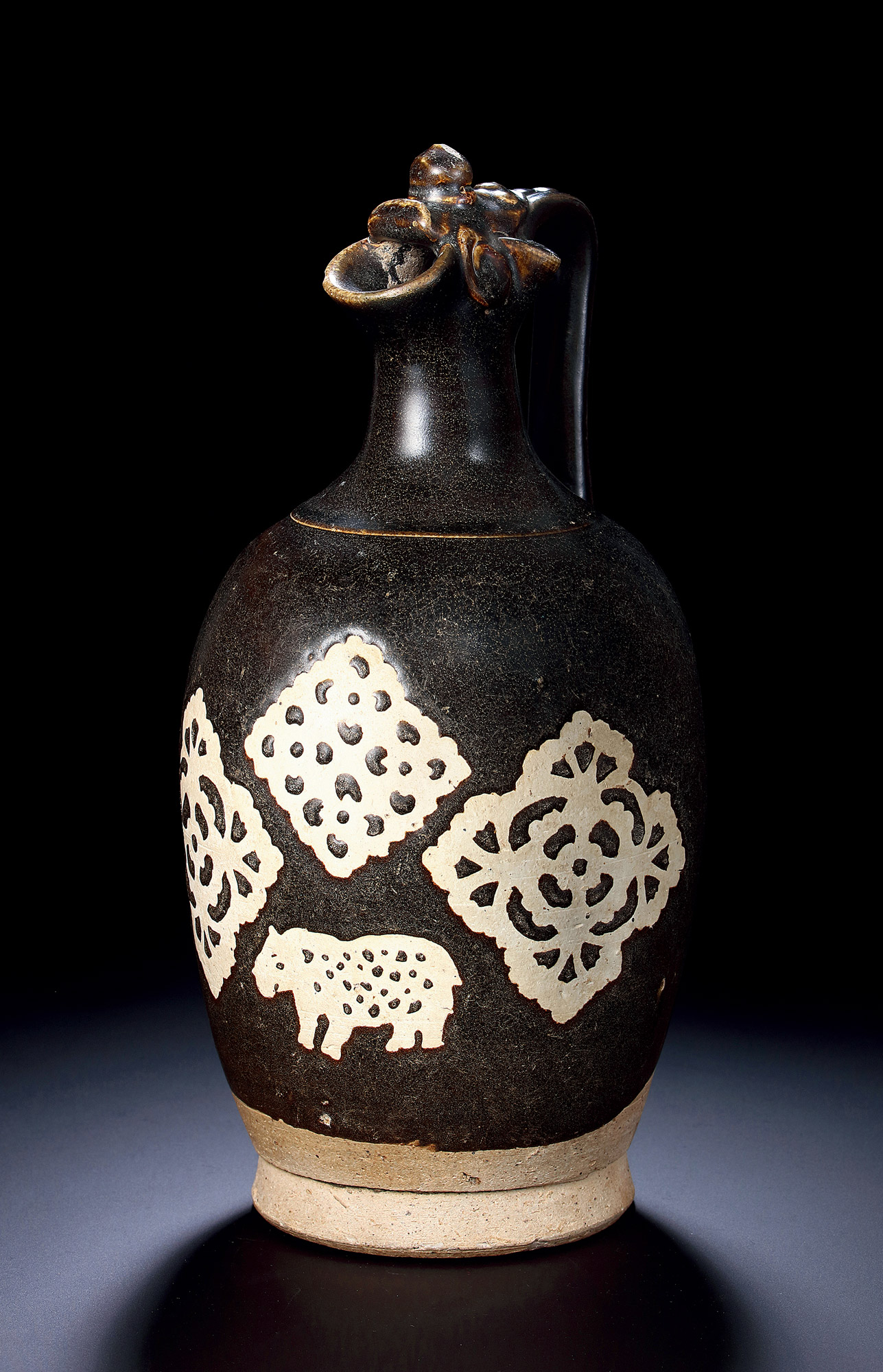 【唐 鲁山窑黑釉剪纸贴花执壸】拍卖品_图片_价格_鉴赏_元代以前陶瓷
