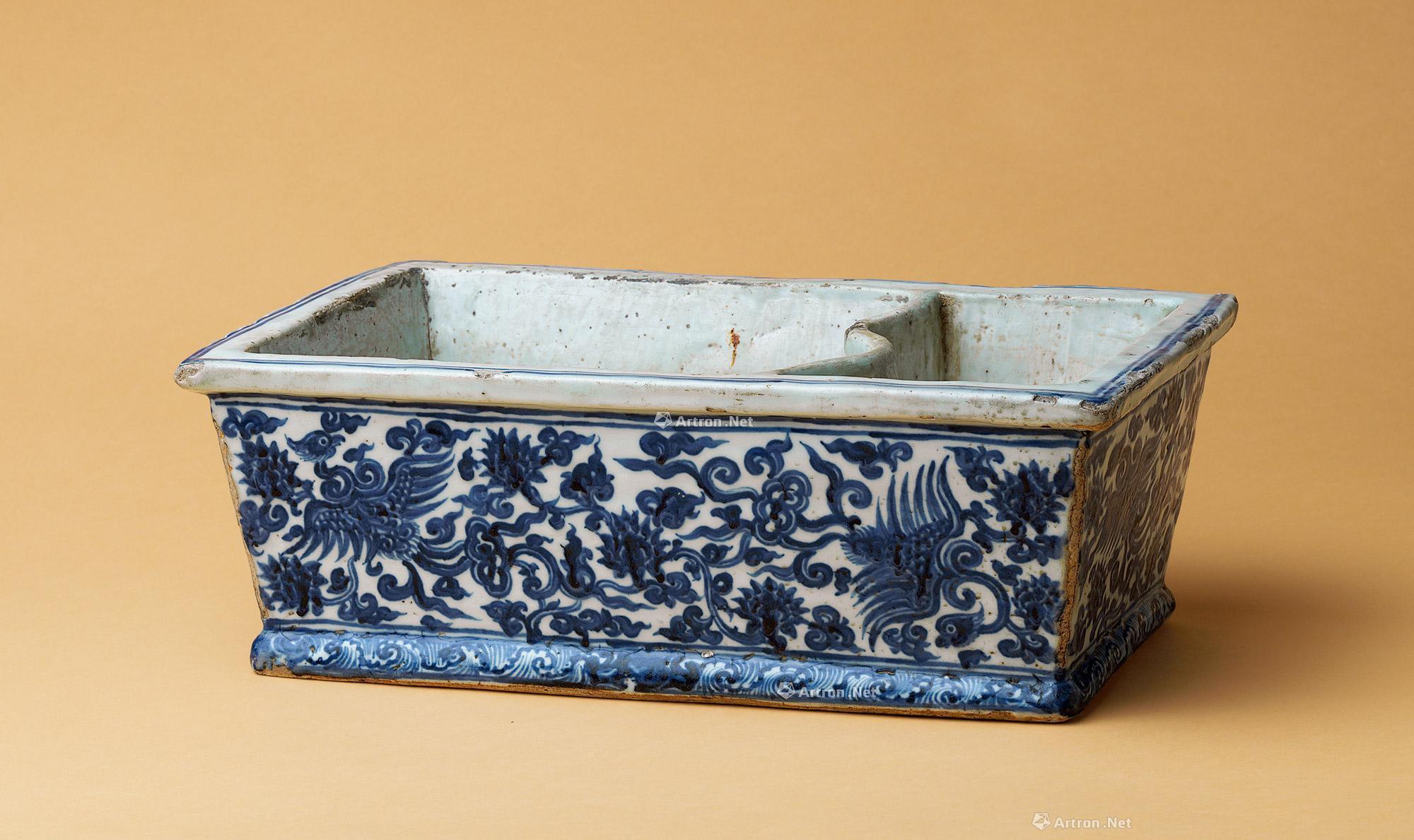 4651清中期青花凤穿花纹花盆