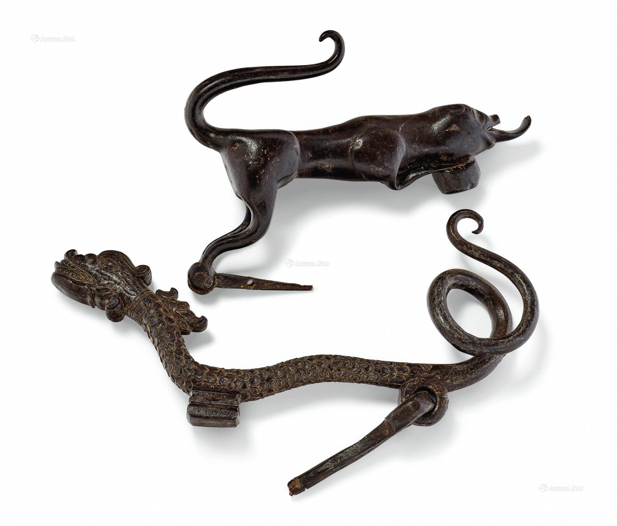 0068frenchoritalianpossibly16thcenturytwowroughtirondo