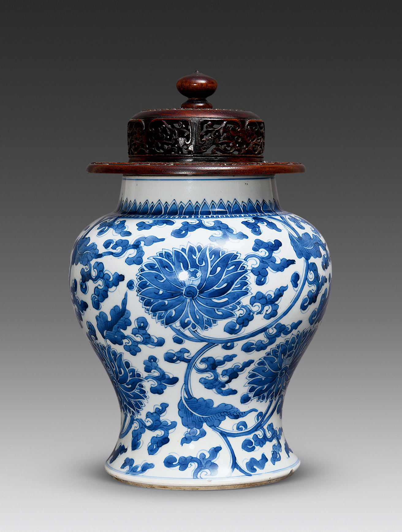 5094清康熙青花缠枝莲纹将军罐