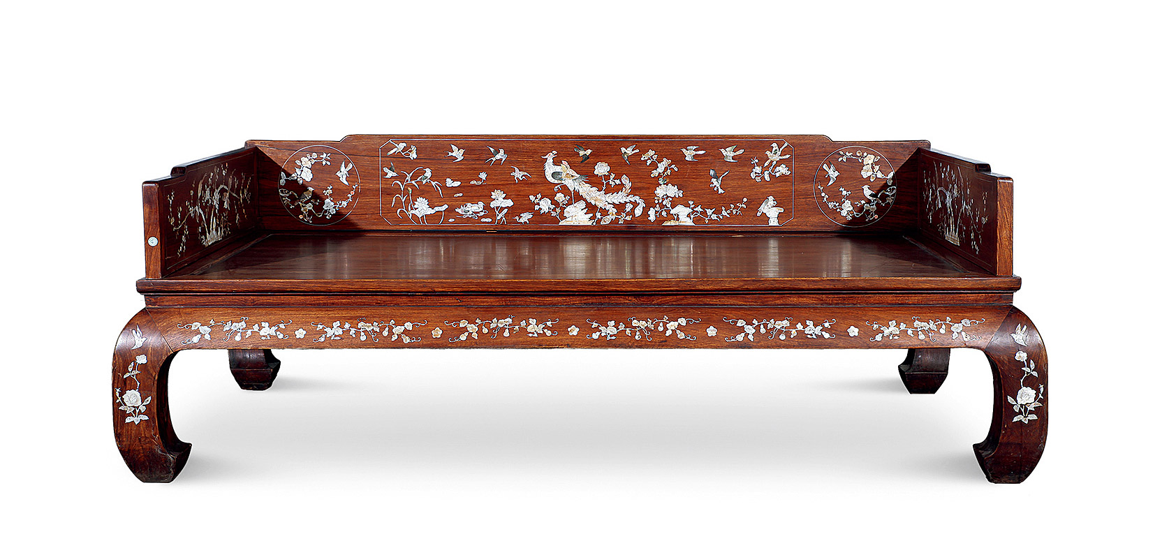 1041清花梨嵌螺钿罗汉床