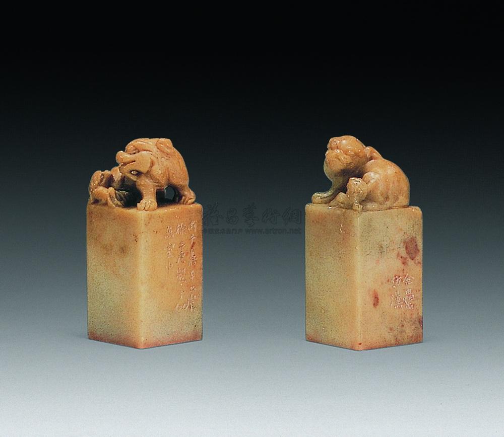 819 清晚期 徐三庚刻狮纽寿山印章 一对