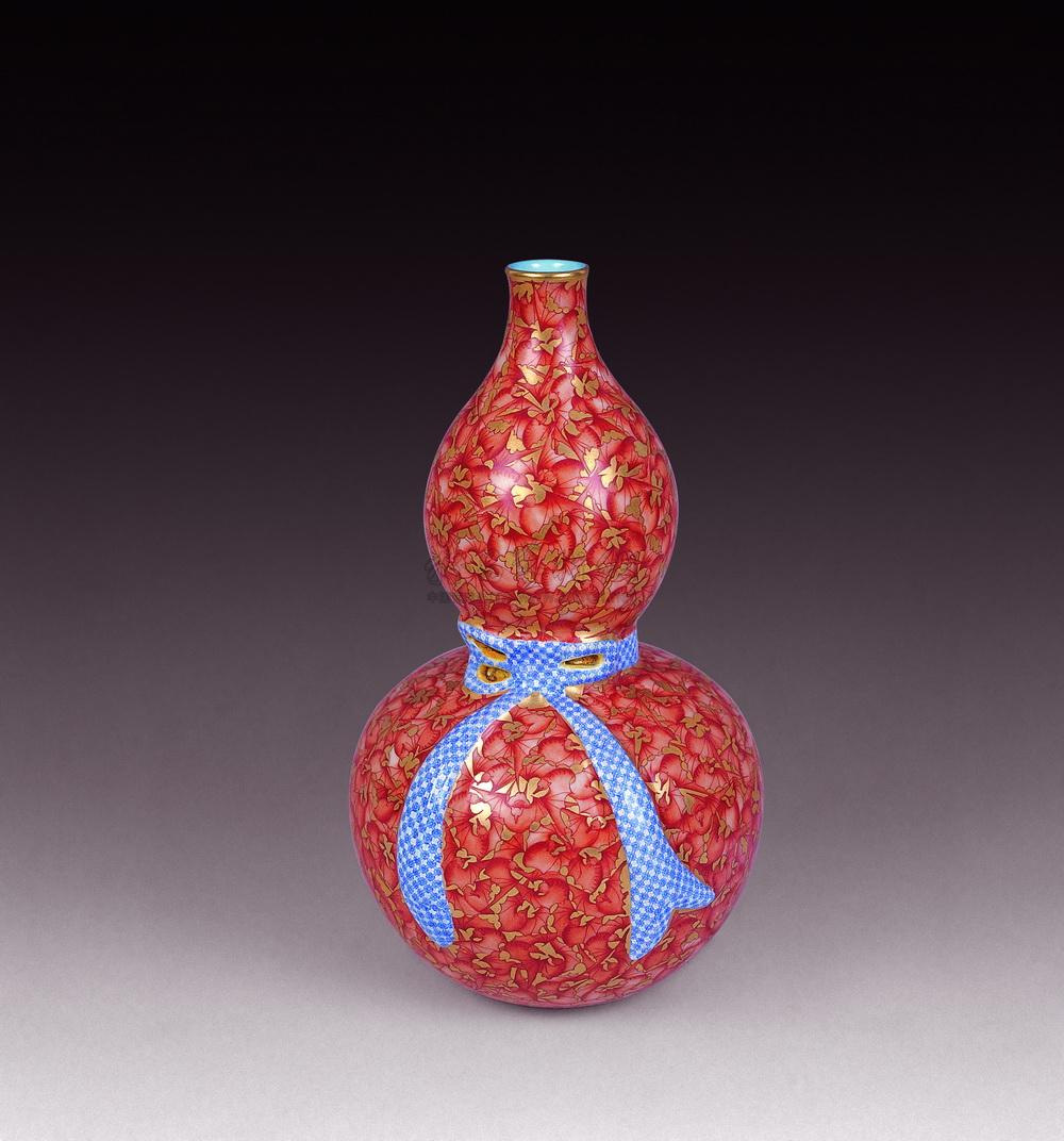 0236清乾隆珊瑚釉描金绶带葫芦瓶