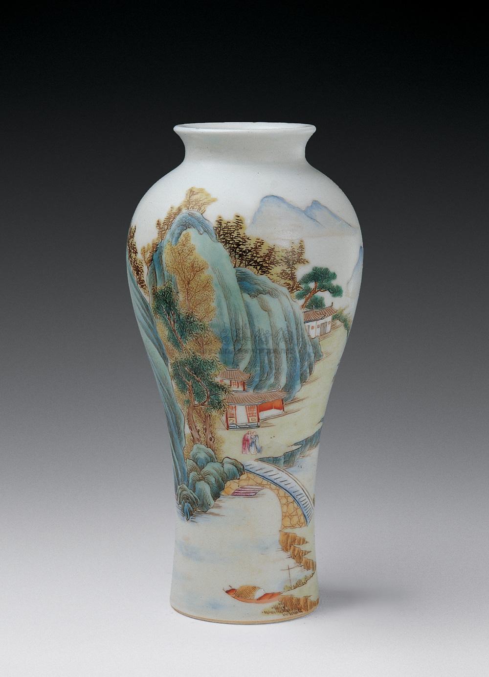 1545 民国 粉彩山水纹瓶