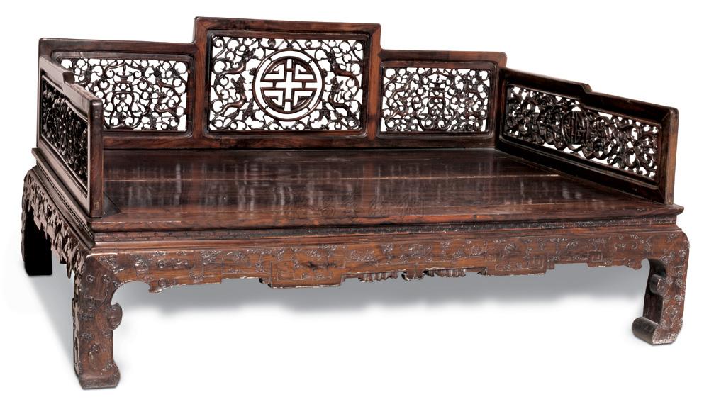 0099 清 红木雕草龙纹罗汉床
