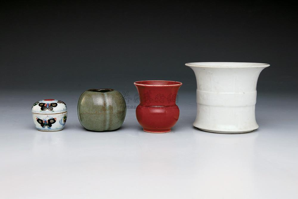 【清 红釉渣斗,仿哥釉瓜型洗,五彩印盒及白瓷花觚】拍卖品_图片_价格_