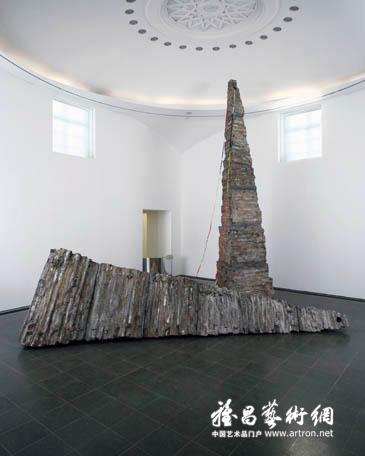 蛇形画廊举办Phyllida Barlow和Nairy Baghramian雕塑联展