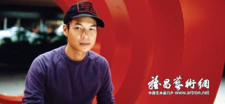 35岁华裔设计师黄峻豪自杀身亡