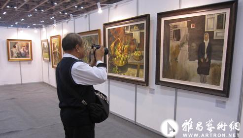 俄罗斯油画亮相中国民博会 半天售50多幅