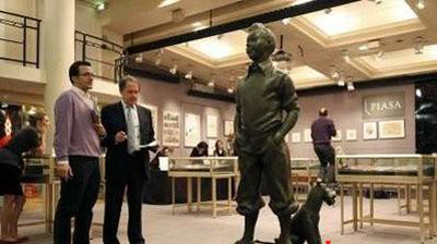 《丁丁历险记》物品巴黎拍出180万欧元