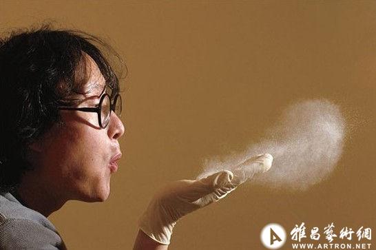 青年艺术家如何上位？