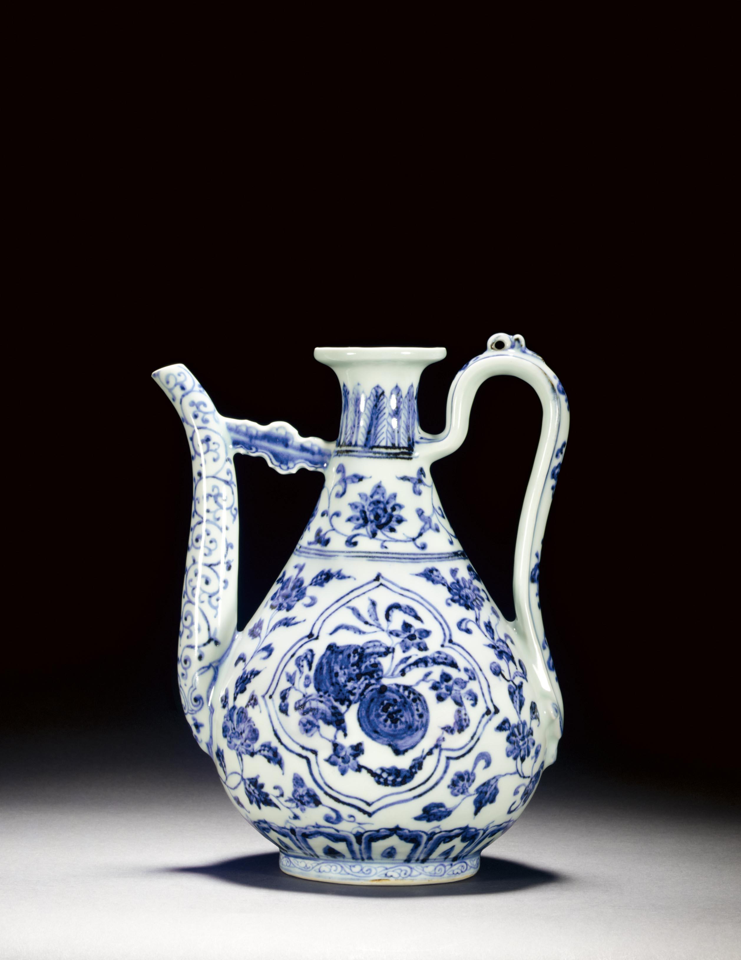 明永乐青花花果纹执壶 h26.5cm