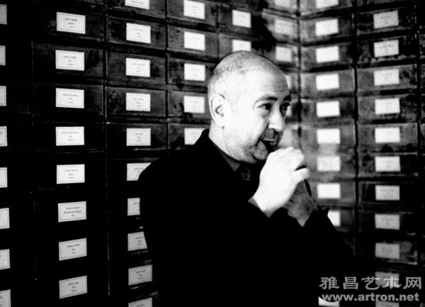艺术家：Portr-Boltanski